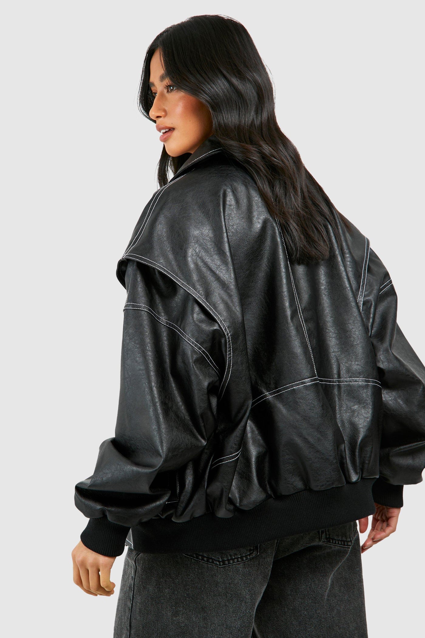 ONA - BOMBER DE CUERO