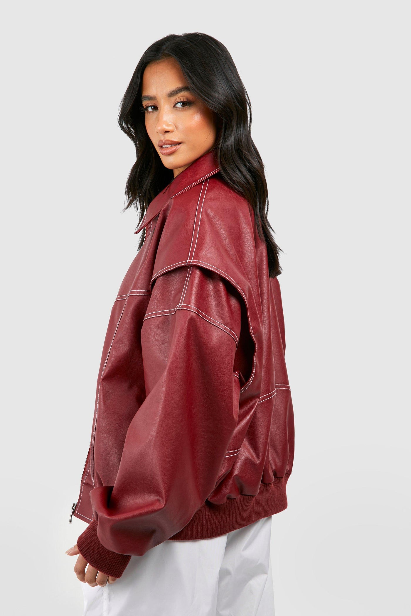 ONA - BOMBER DE CUERO
